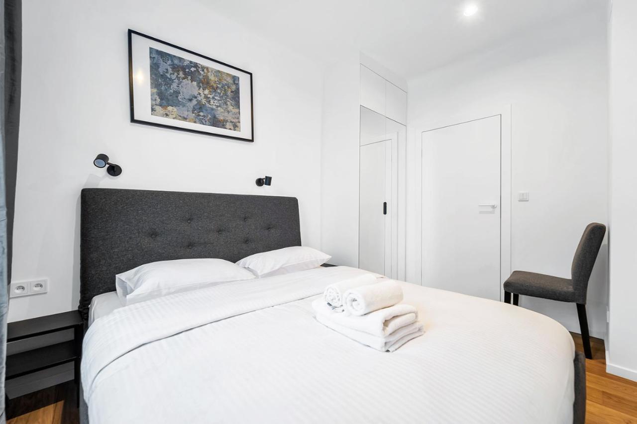 Dzielna Standard Apartment Warsaw Exterior photo